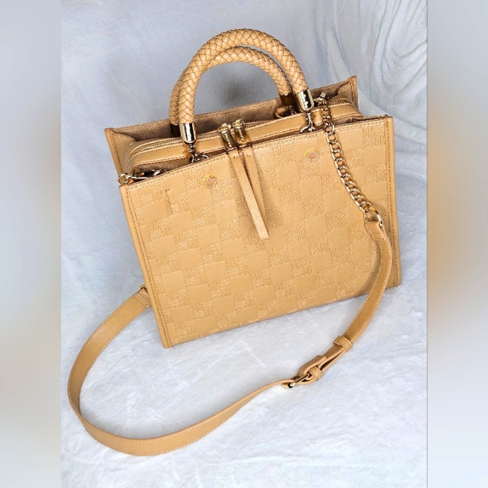 *NEW* Steve Madden Monogrammed Leather Bag - Picture 2 of 10